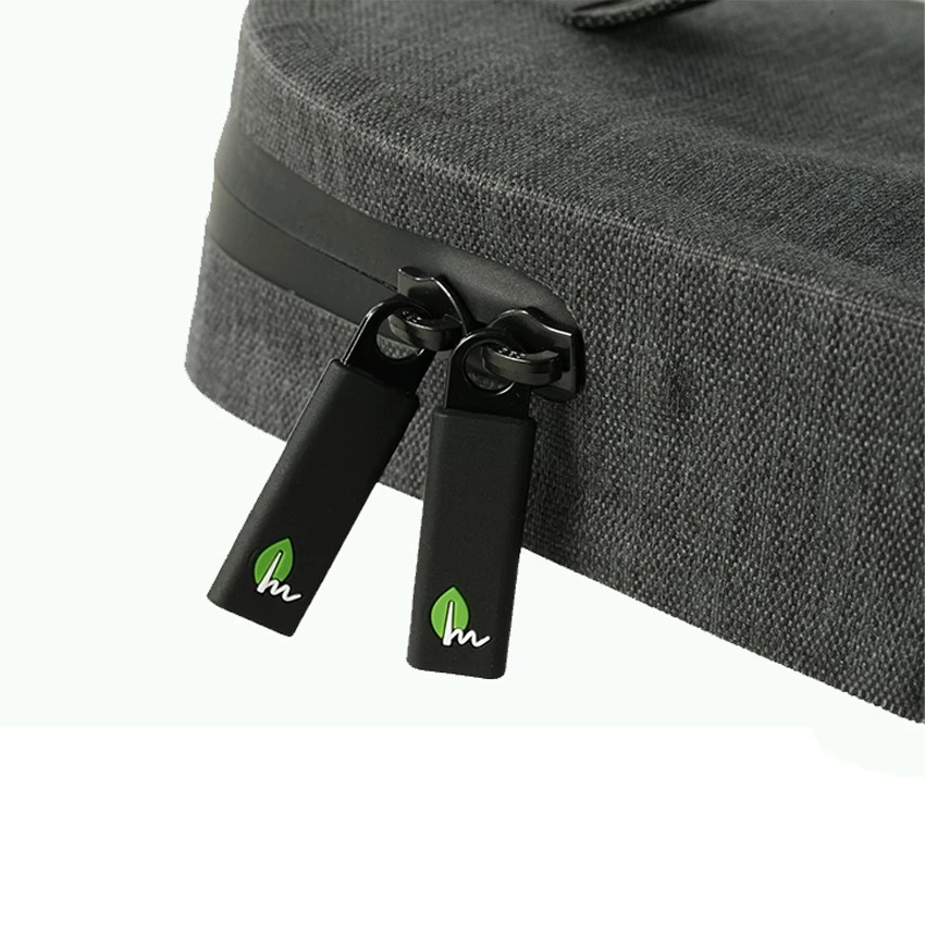 Waterproof zipper for waterproof travel toiletry-bag Waterproof zipper for waterproof travel toiletry-bag